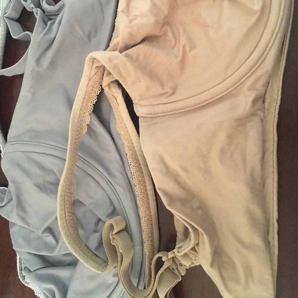 Victoria’s Secret 34DD bras